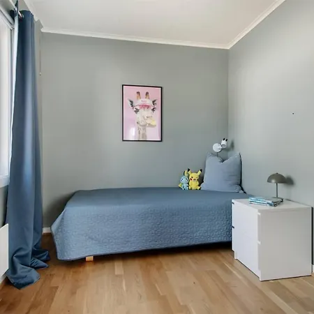 2 Bedroom In Near Color Line Ferry & Free Parking Larvik